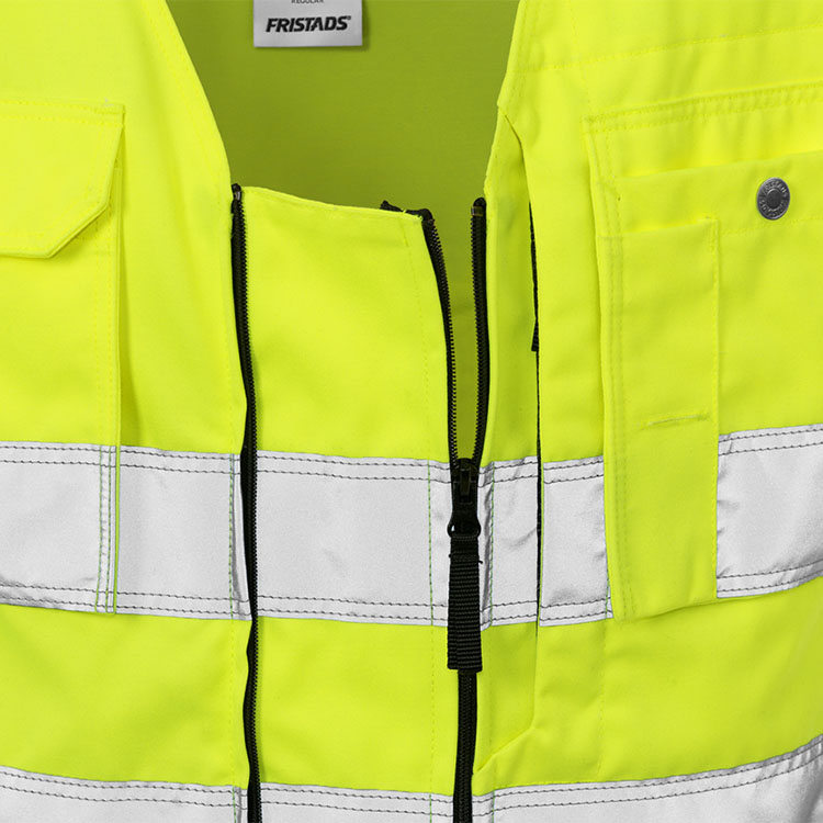 fristads-124177-high-vis-vest-5003-plu-130-close-up-01 fristads-124177-high-vis-vest-5003-plu-130-close-up-01