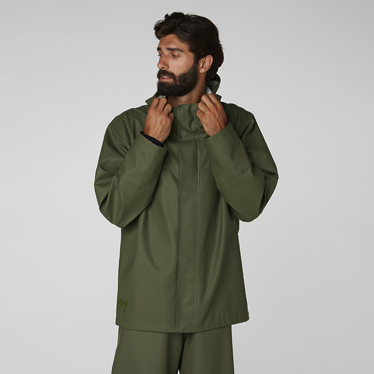 helly-hansen-70283-480-onbody-1 helly-hansen-70283-480-onbody-1