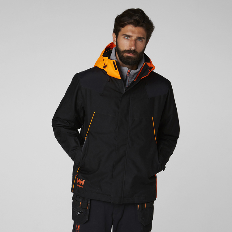 helly-hansen-71340-990-onbody-1 helly-hansen-71340-990-onbody-1