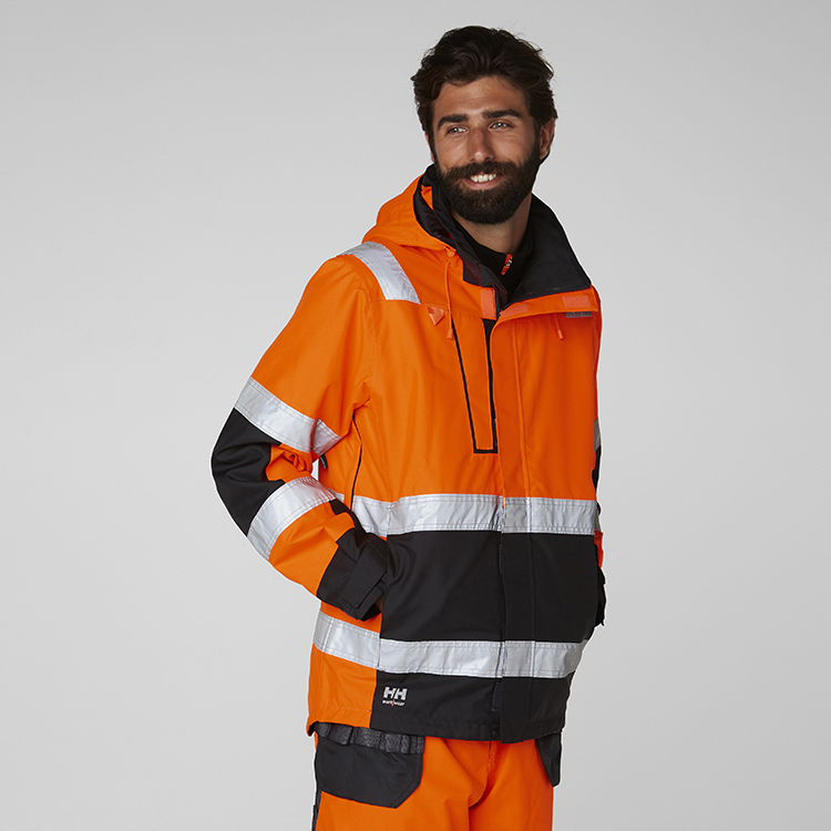 helly-hansen-71394-269-onbody-1 helly-hansen-71394-269-onbody-1