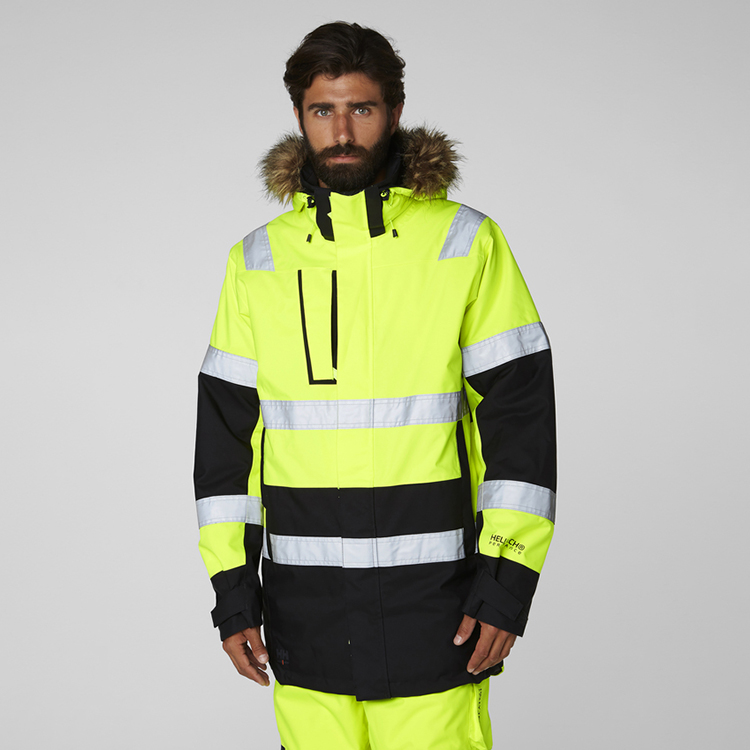 helly-hansen-71395-369-onbody-1 helly-hansen-71395-369-onbody-1