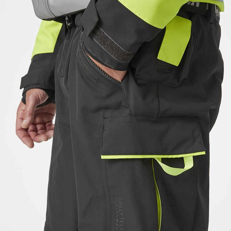 helly-hansen-71695-369-feature-1