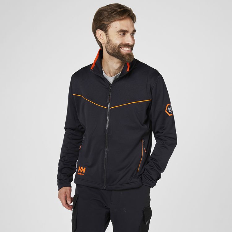 helly-hansen-72146-990-onbody-1 helly-hansen-72146-990-onbody-1