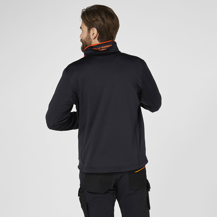 helly-hansen-72146-990-onbody-2 helly-hansen-72146-990-onbody-2