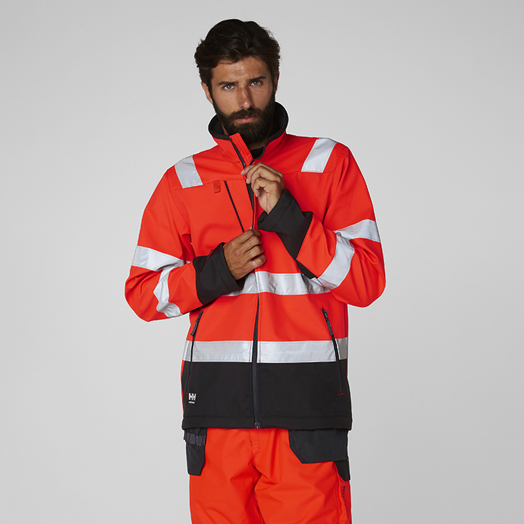 helly-hansen-74094-169-onbody-1