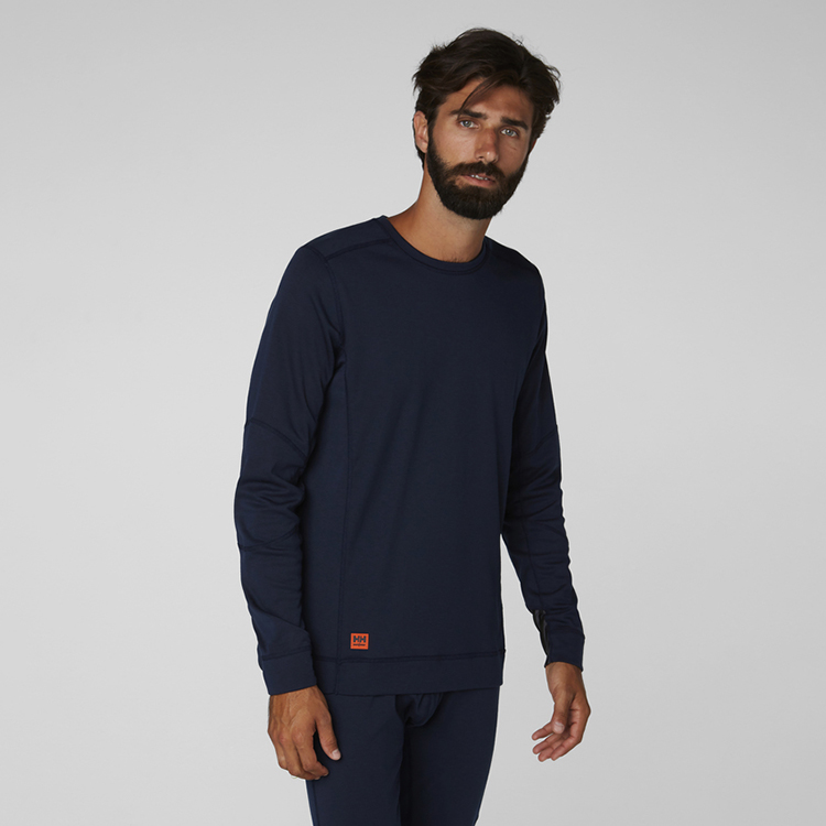 helly-hansen-75108-590-onbody-1 helly-hansen-75108-590-onbody-1