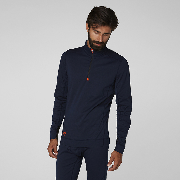 helly-hansen-75114-590-onbody-1 helly-hansen-75114-590-onbody-1