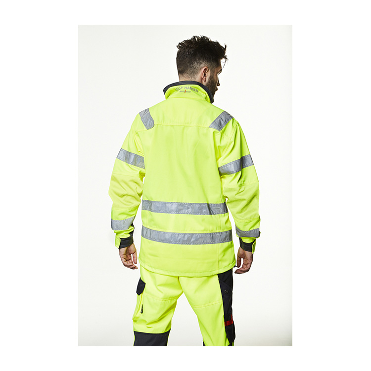 helly-hansen-77210-369-onbody-2 helly-hansen-77210-369-onbody-2