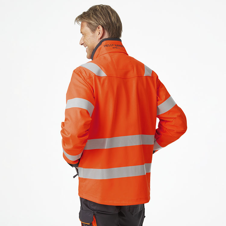 helly-hansen-77220-269-onbody-2 helly-hansen-77220-269-onbody-2