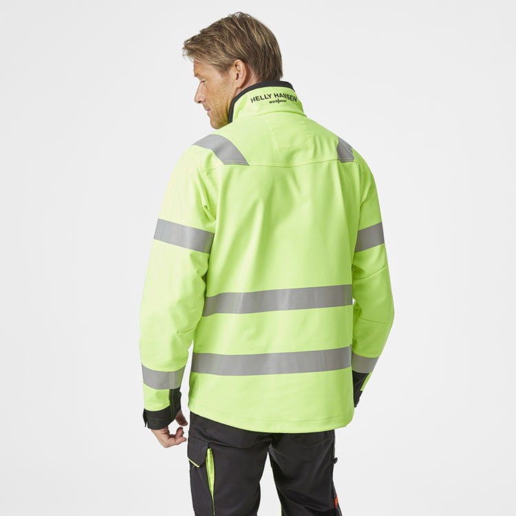 helly-hansen-77220-369-onbody-2 helly-hansen-77220-369-onbody-2