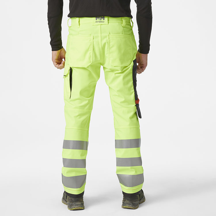 helly-hansen-77421-369-onbody-2 helly-hansen-77421-369-onbody-2