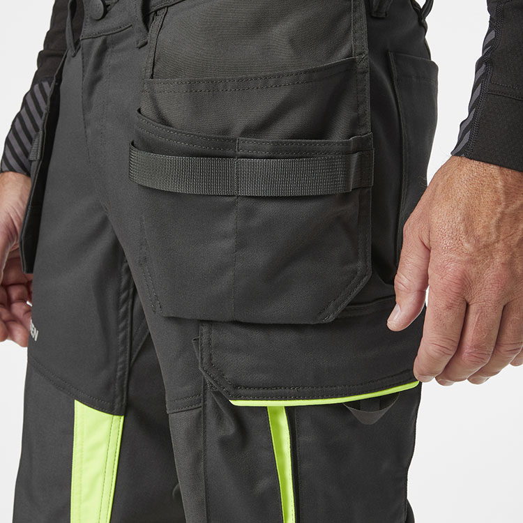 helly-hansen-77422-369-feature-1