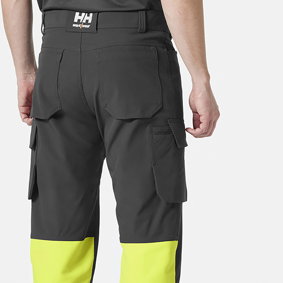helly-hansen-77433-alna-4x-cargo-pant-class-1-369-onbody-2