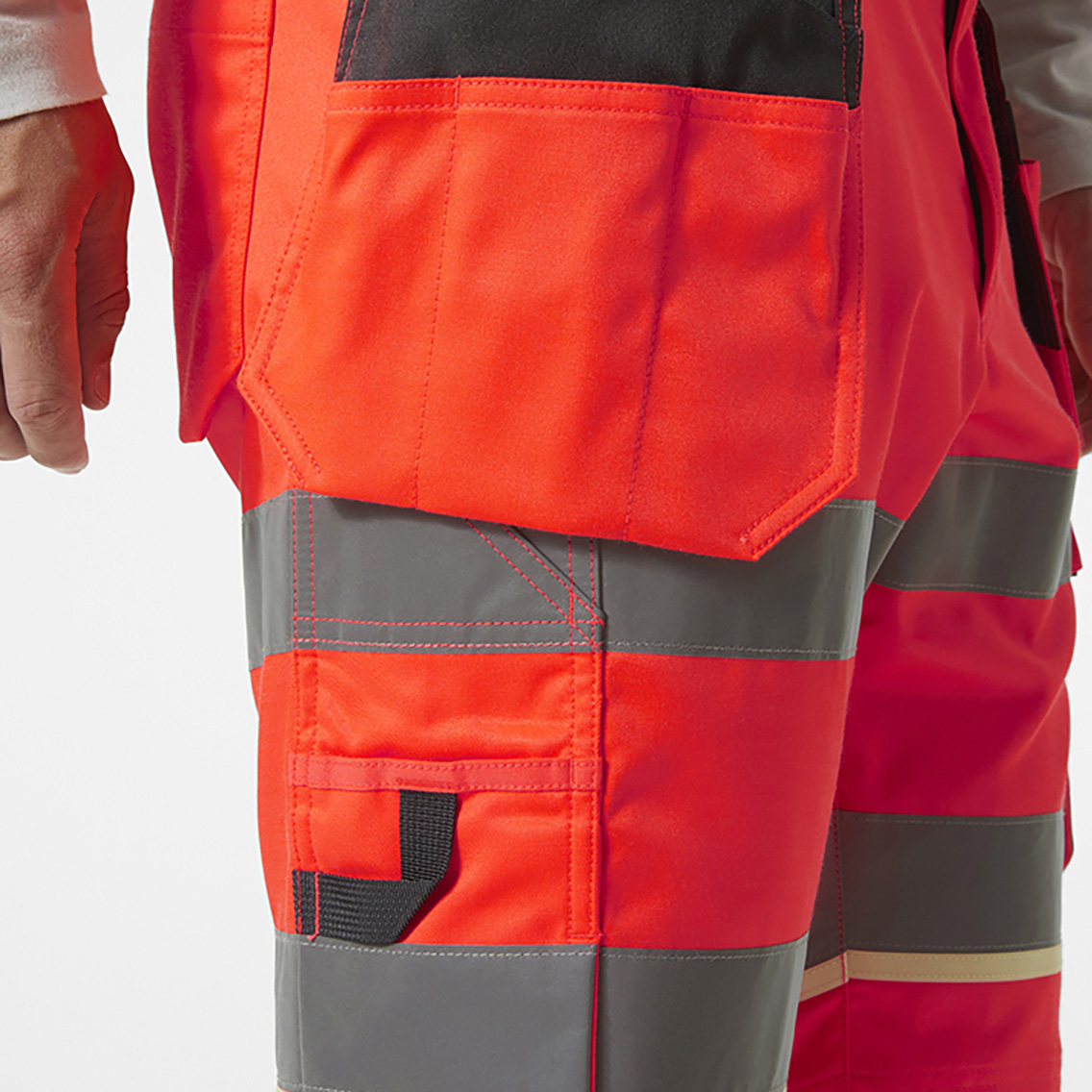 helly-hansen-77516-uc-me-construction-shorts-169-feature-1 helly-hansen-77516-uc-me-construction-shorts-169-feature-1