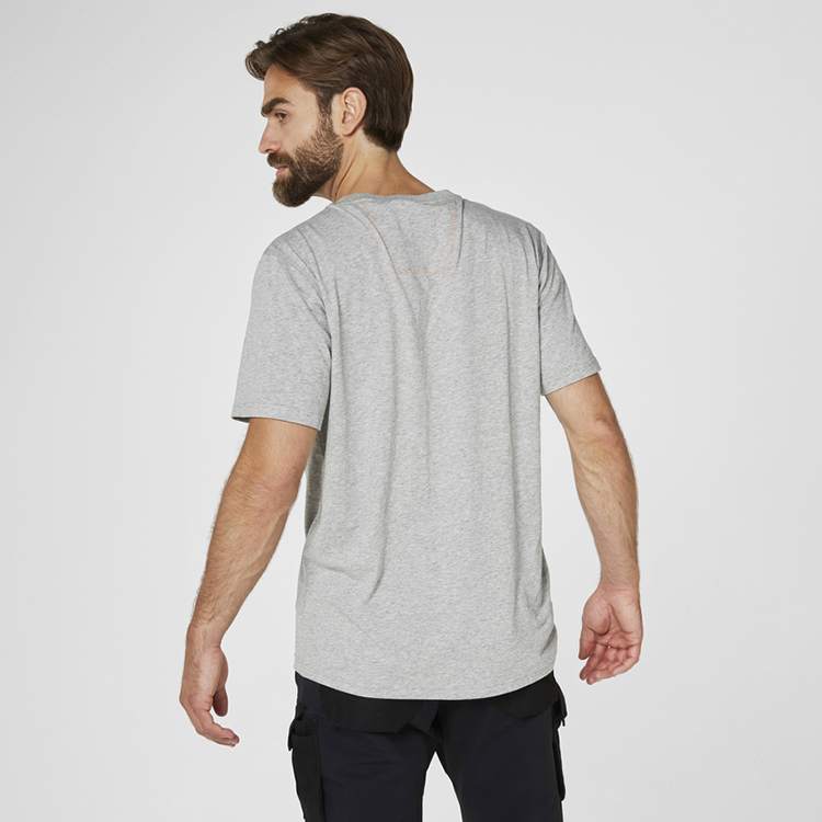 helly-hansen-79198-970-onbody-2