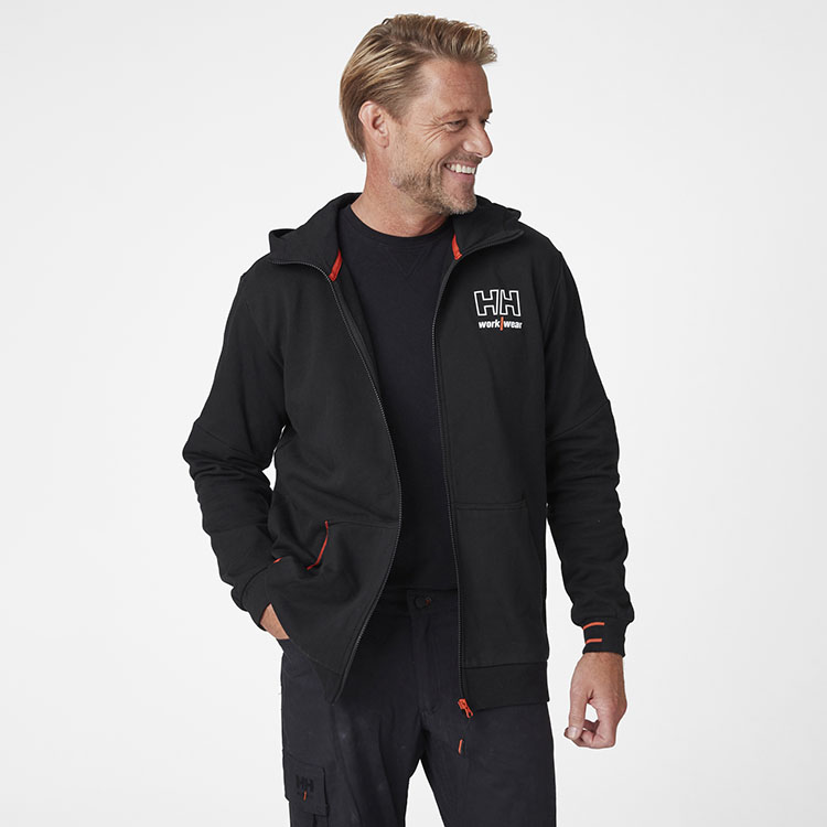 helly-hansen-79243-990-onbody-1 helly-hansen-79243-990-onbody-1