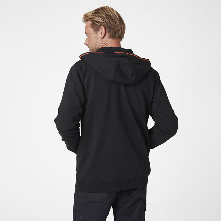 helly-hansen-79243-990-onbody-2 helly-hansen-79243-990-onbody-2