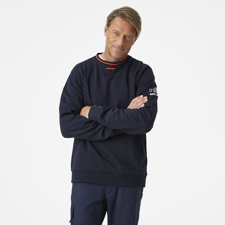 helly-hansen-79245-590-onbody-1 helly-hansen-79245-590-onbody-1
