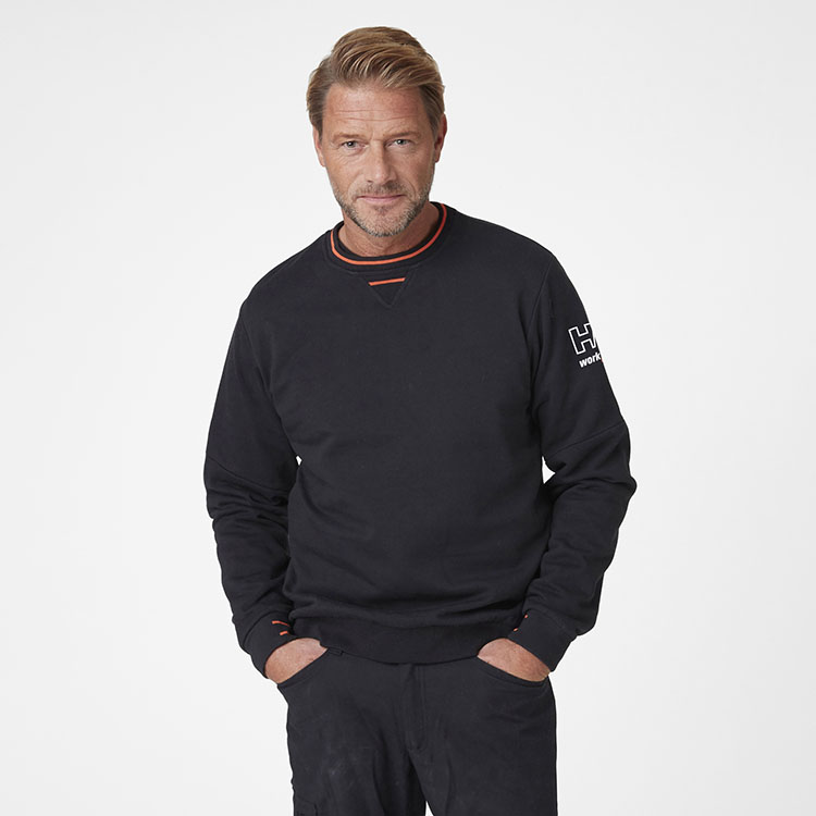 helly-hansen-79245-990-onbody-1 helly-hansen-79245-990-onbody-1